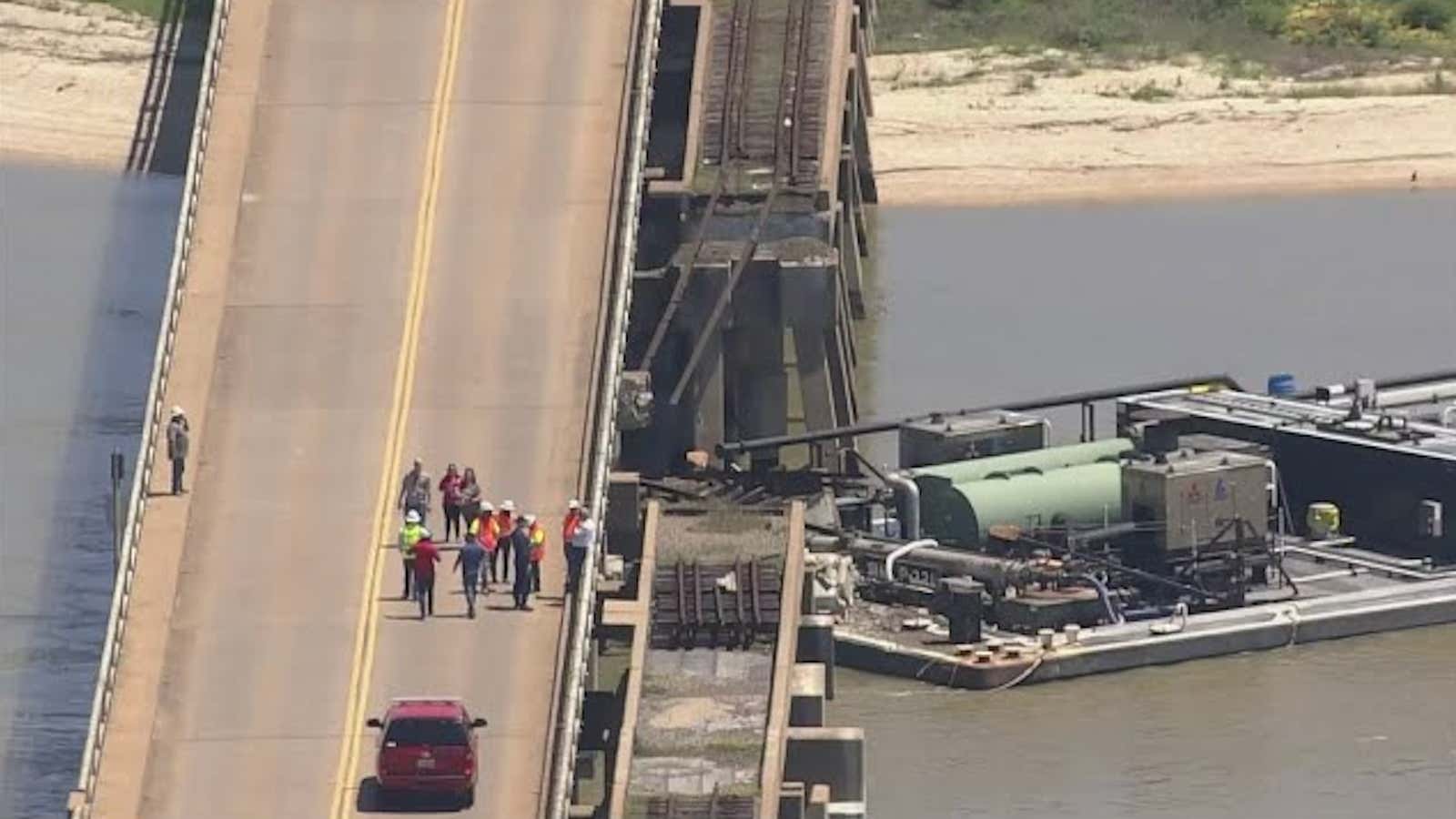 Image for Barge Slams Into Texas Bridge, Partially Collapsing It And Sending Oil Into The Water