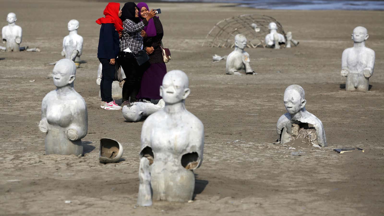 110 statues were made for the Sidoarjo site by Indonesian artist Dadang Krisianto.