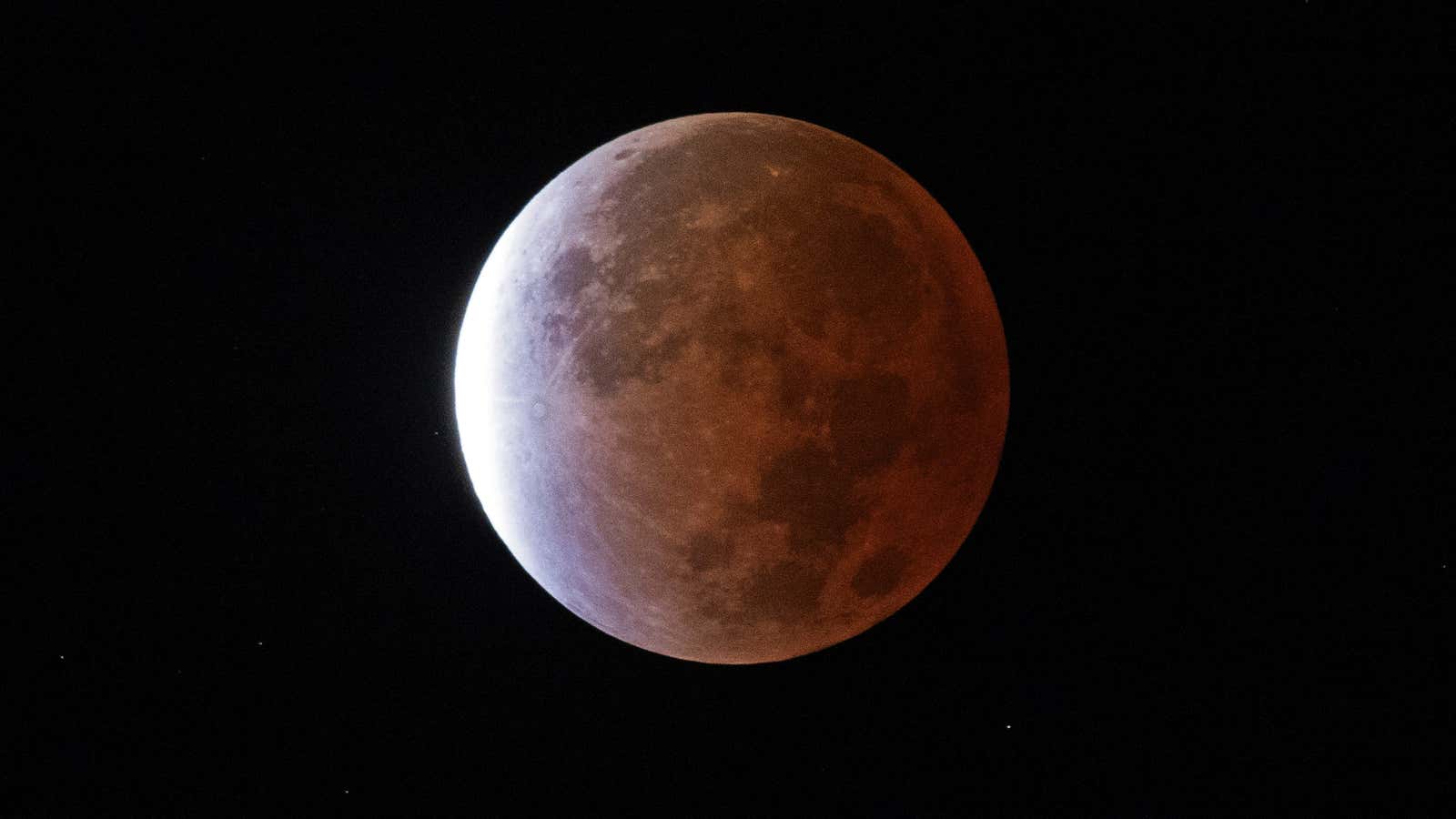 A total eclipse of the moon in Nov. 2021.