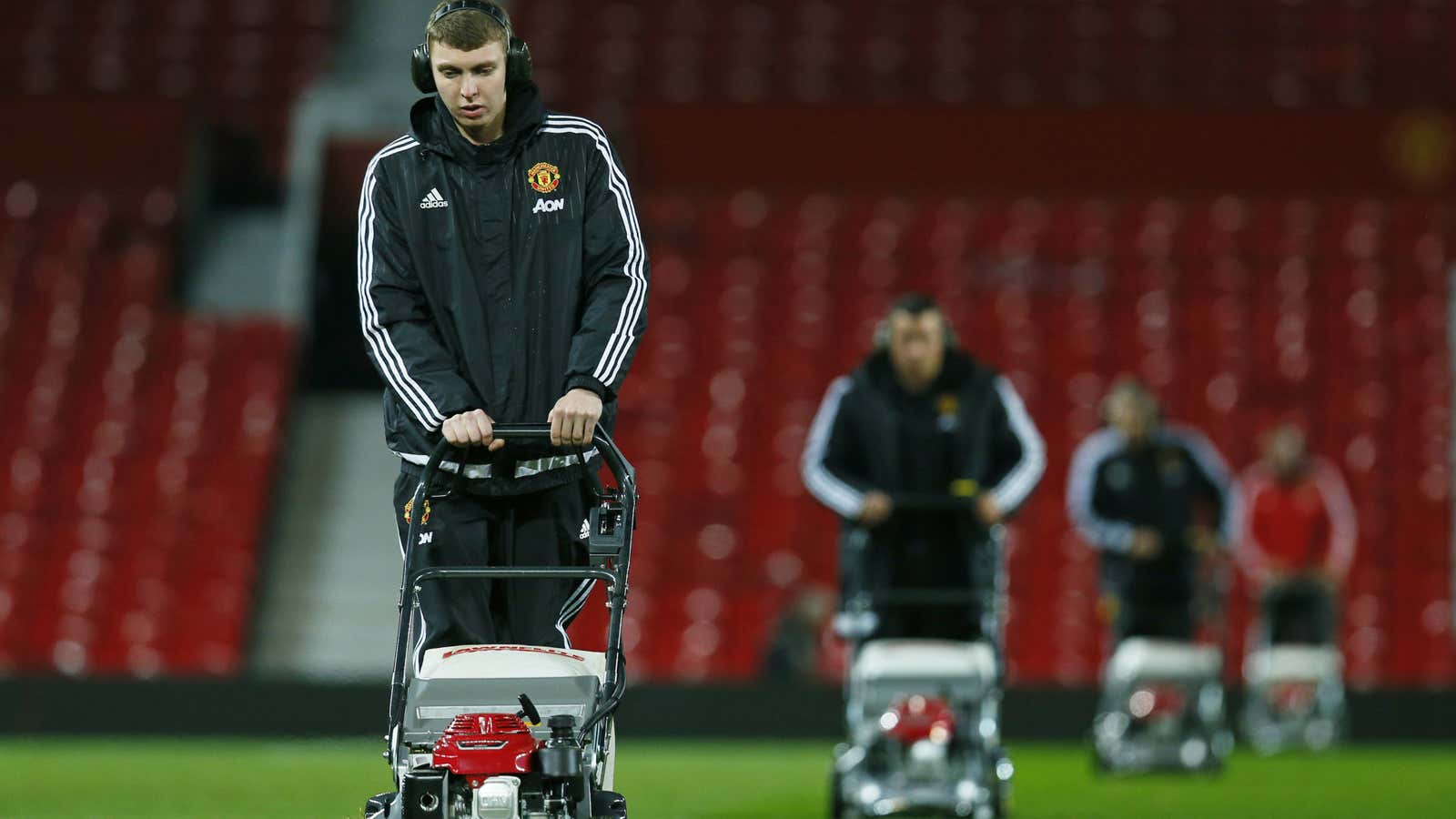 Football – Manchester United v Middlesbrough – Capital One Cup Fourth Round – Old Trafford – 28/10/15 General view as Groundstaff attend to the pitch…