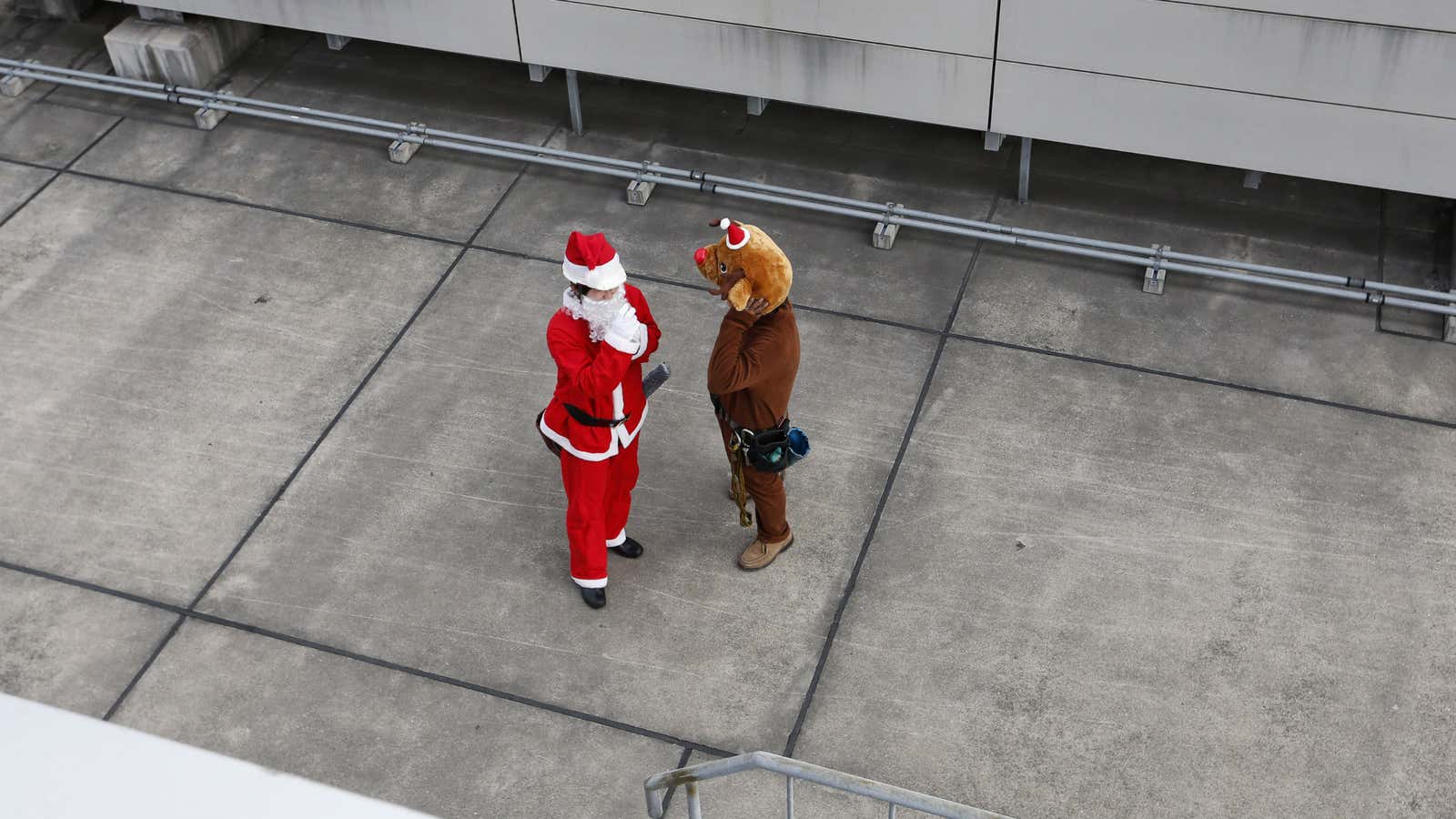 These guys at the mall faced a few lonely days.