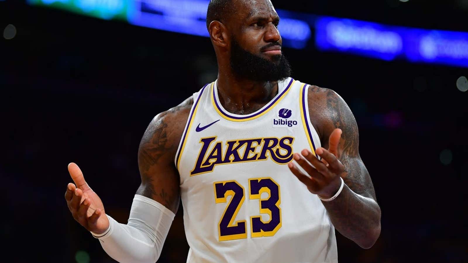 Image for LeBron James favored to stay with Lakers as potential suitors emerge