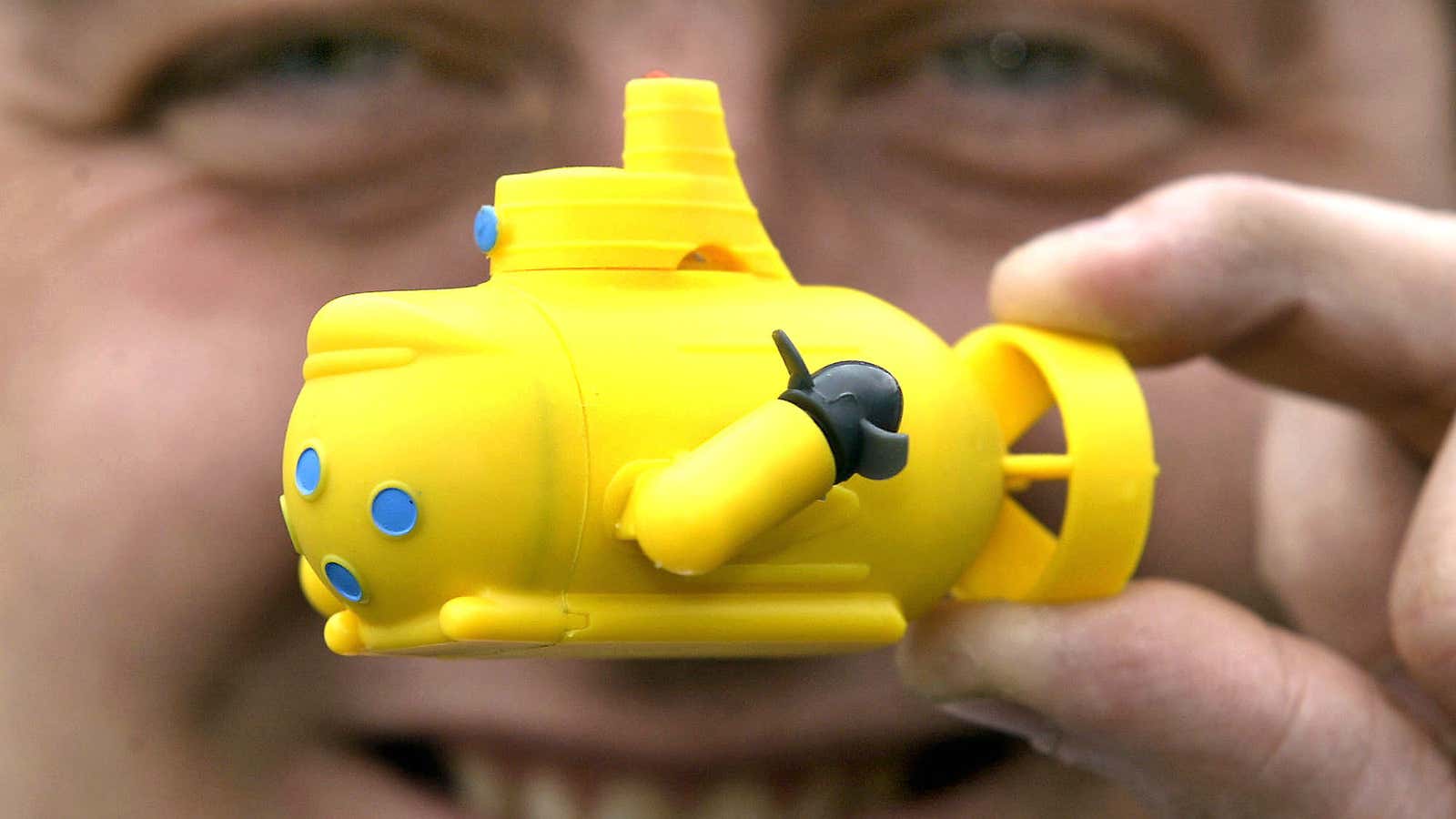 Sing it, Spain: We can’t live in the yellow submarine.