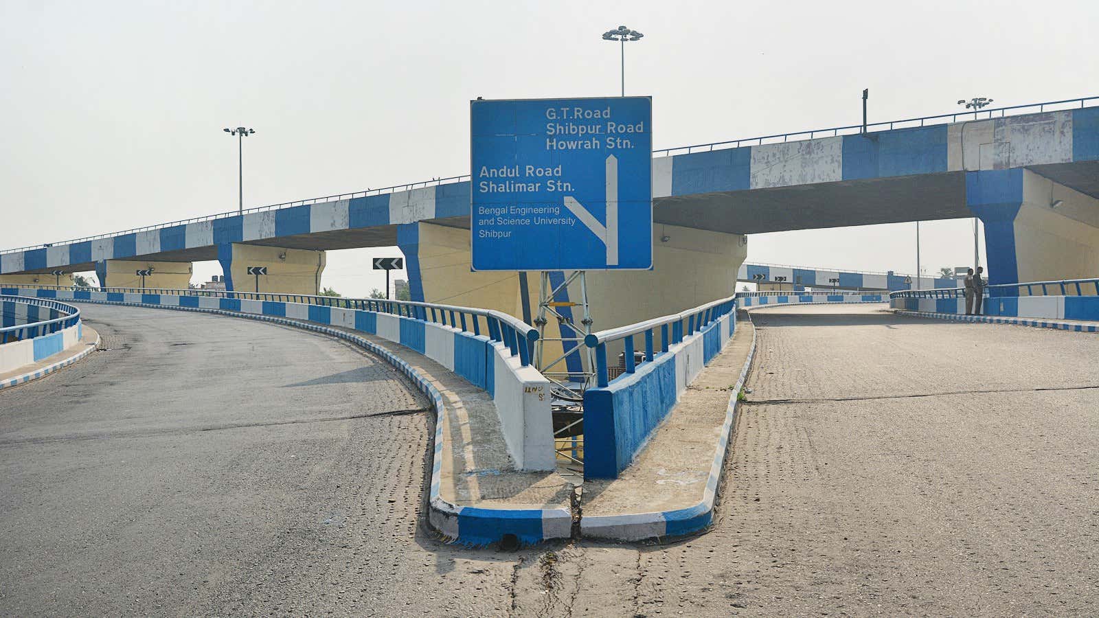 The road to the second Hoogly bridge in Kolkata.