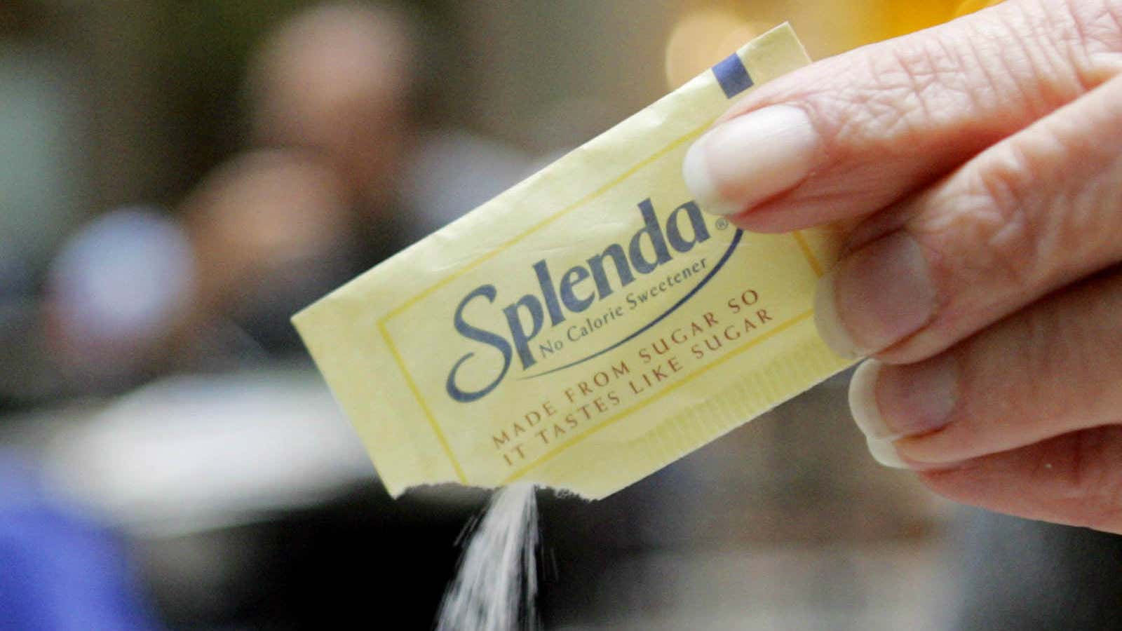 Low-calorie sweeteners send mixed signals to your brain.