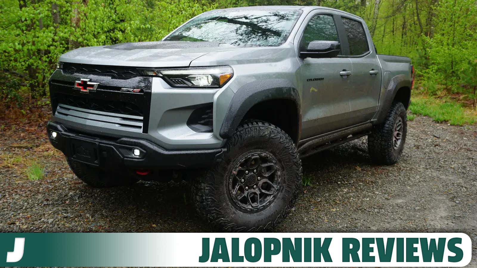 La Chevrolet Colorado ZR2 Bison 2024 est hors route en mode facile