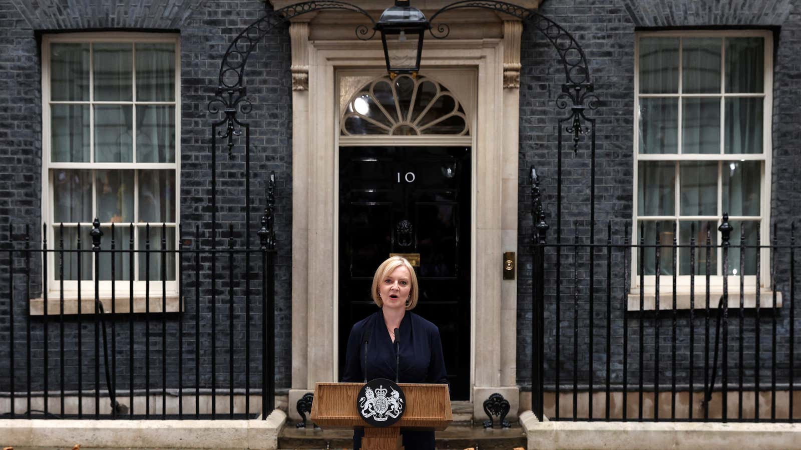 Britain&#39;s newly appointed Prime Minister Liz Truss delivers a speech outside 10 Downing Street, central London, on September 6, 2022.