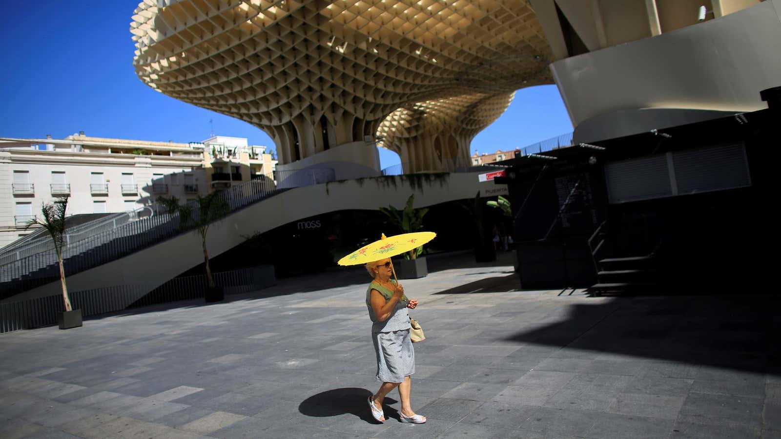 Trying to beat the heat in Seville.