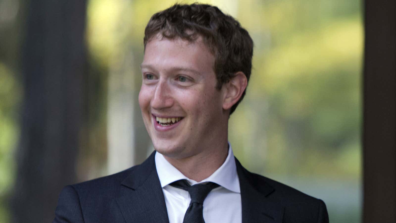 Zuckerberg tried dressing like a grown-up, but apparently that didn’t help.