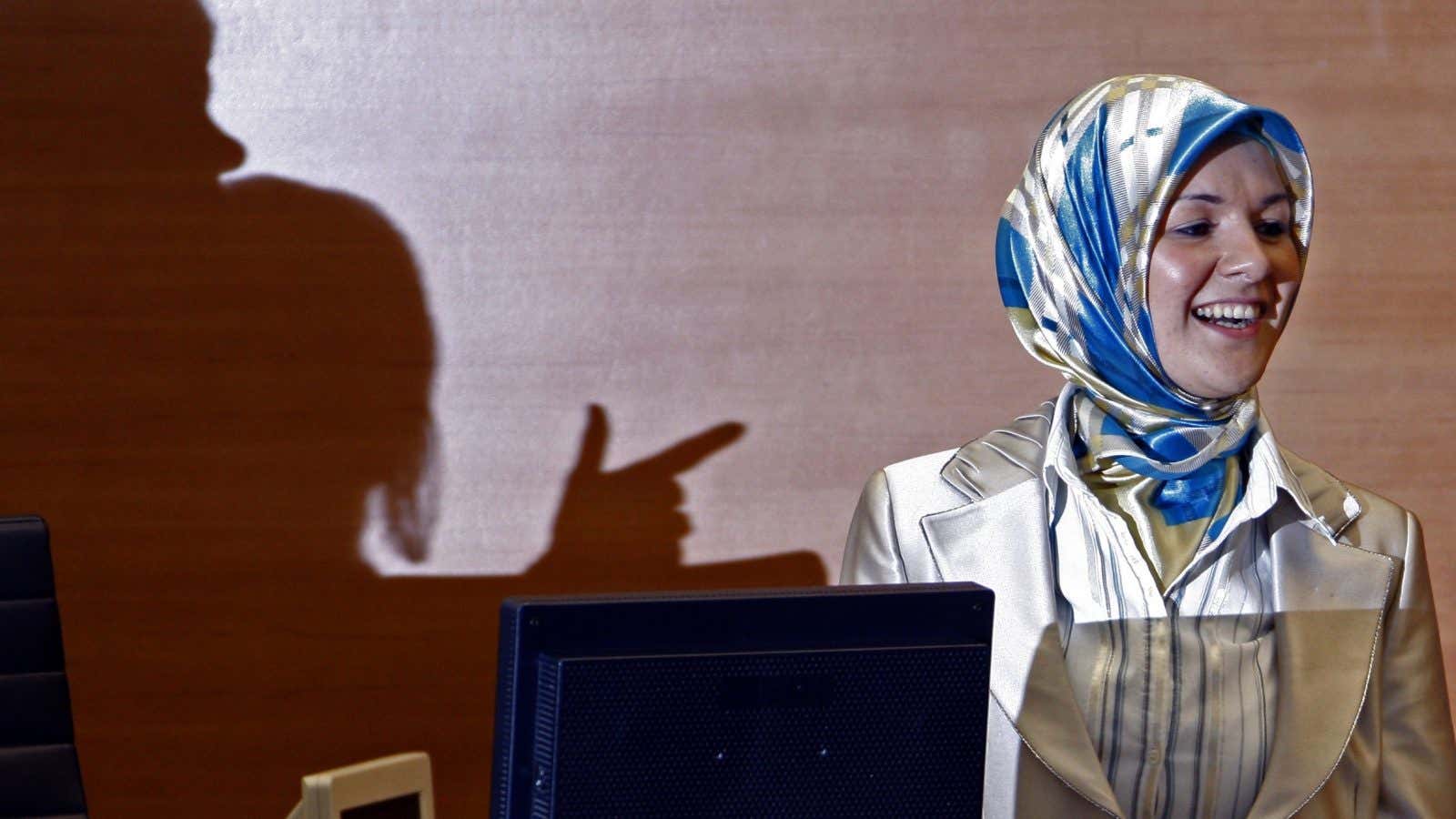 Mahinur Ozdemir, the first woman to wear a headscarf in the Belgian Assembly.