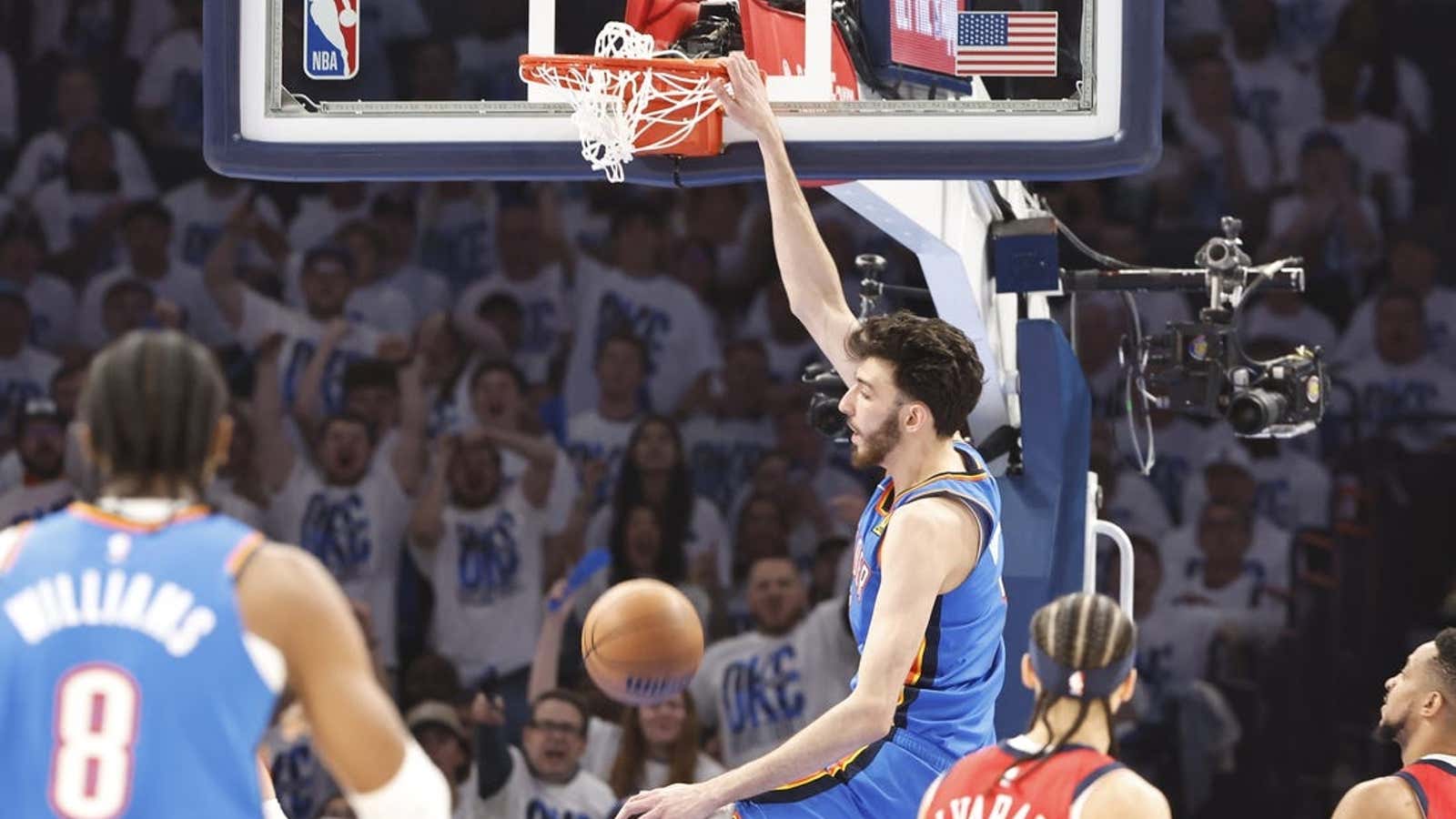Image for Shai Gilgeous-Alexander, Thunder rout Pelicans in Game 2