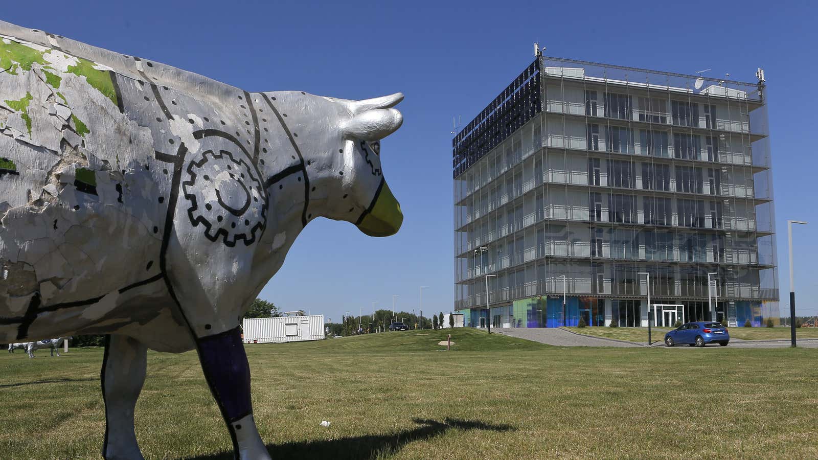 Skolkovo’s first building—the “Hypercube.”