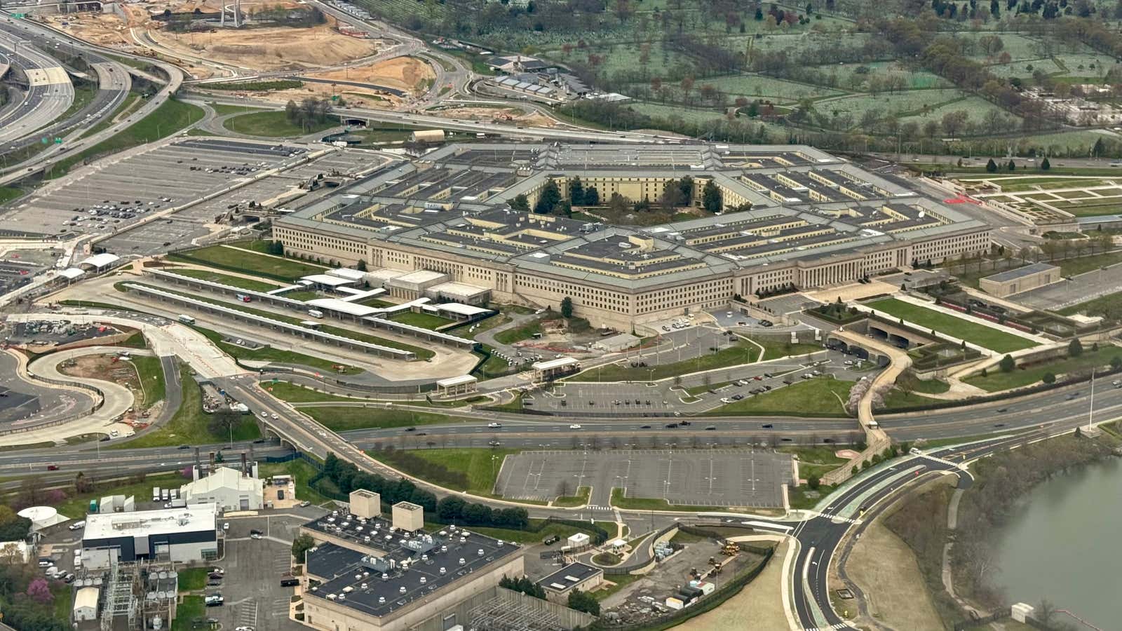 Image for The Pentagon is spending billions on Big Tech and Silicon Valley startups as it goes all-in on AI