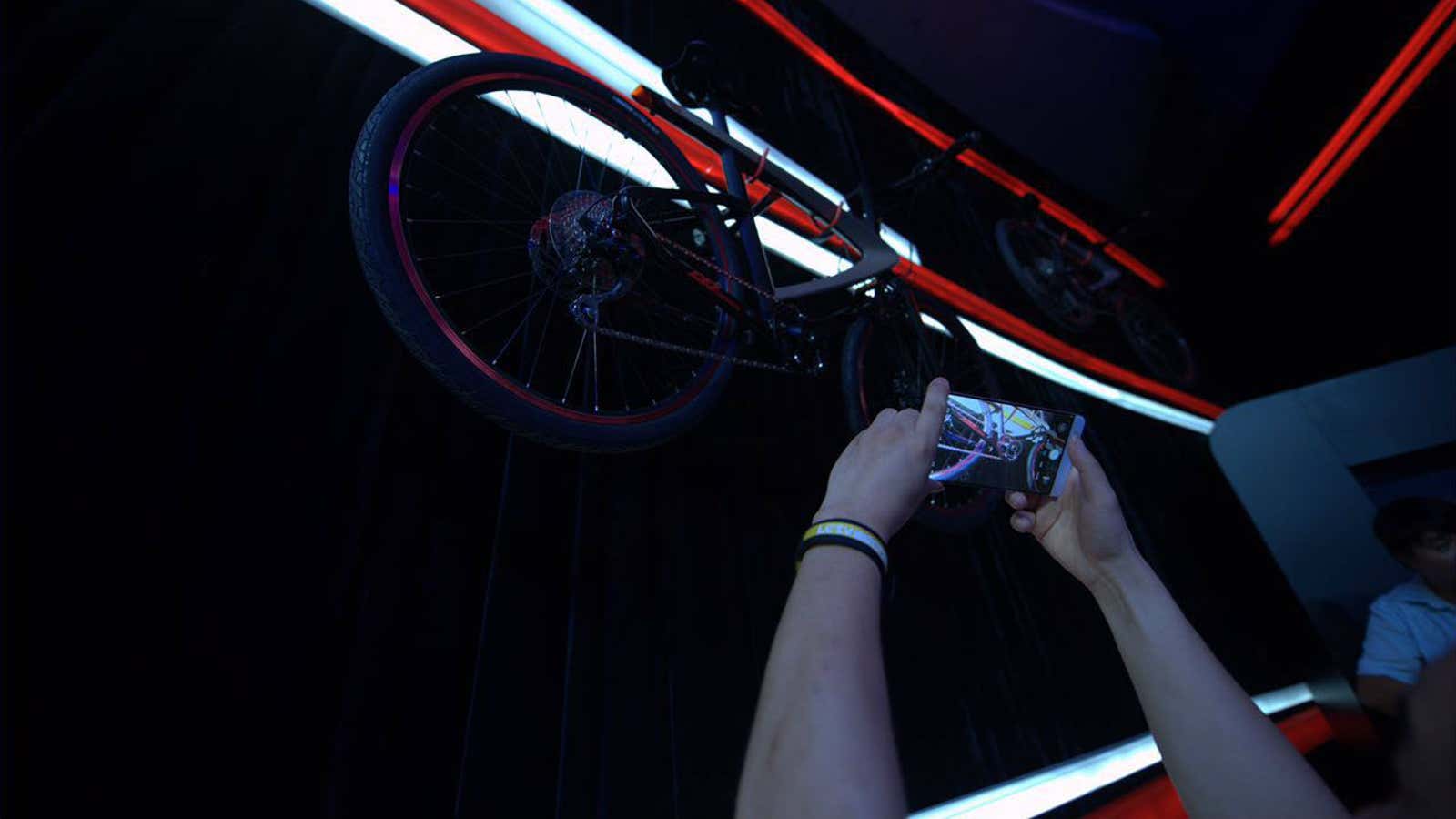 “Buzzard” is the name of LeTV’s smart bicycle.