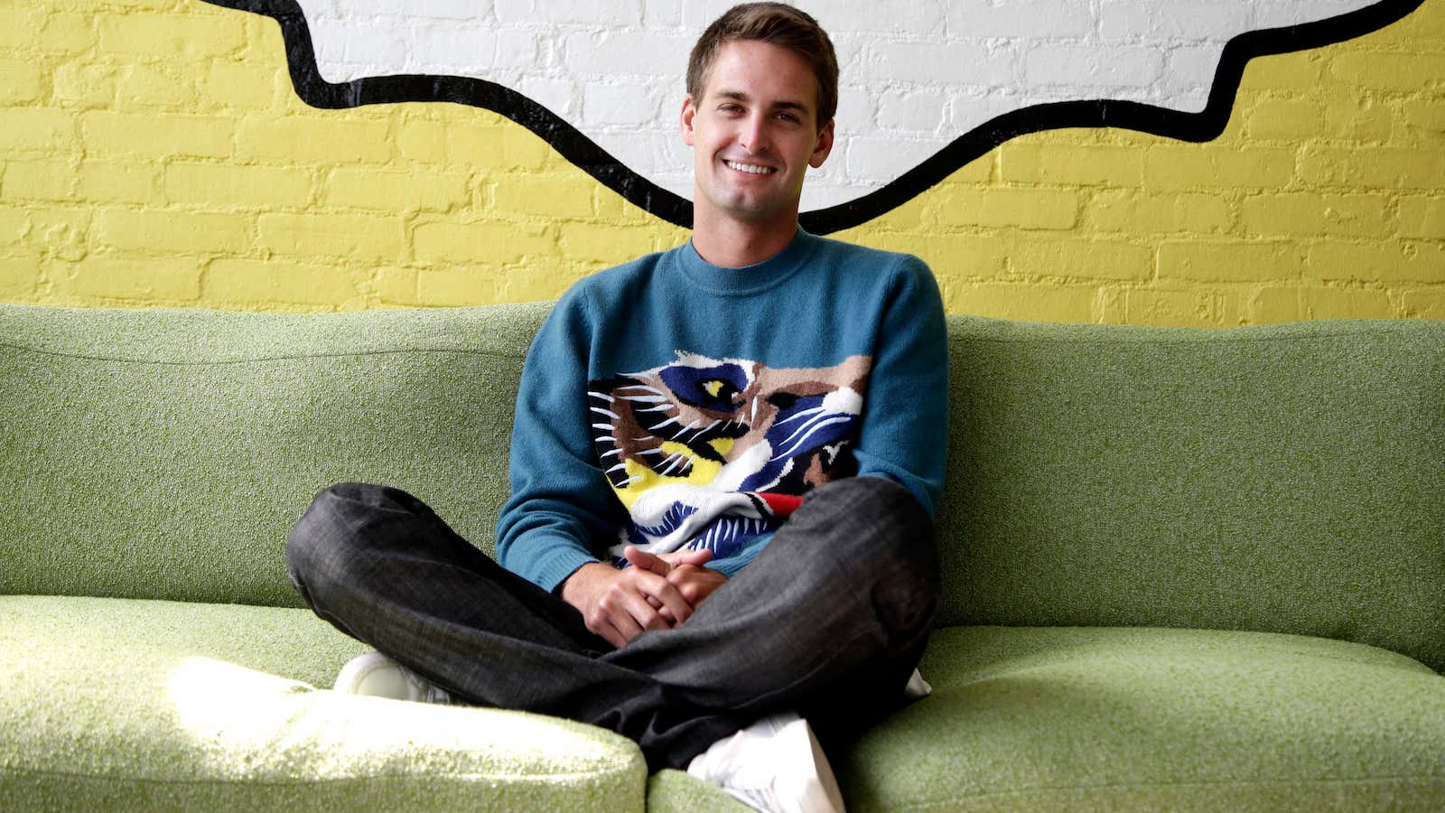 Snapchat, led by CEO Evan Spiegel, is thinking about adding an new service to manage people’s money.