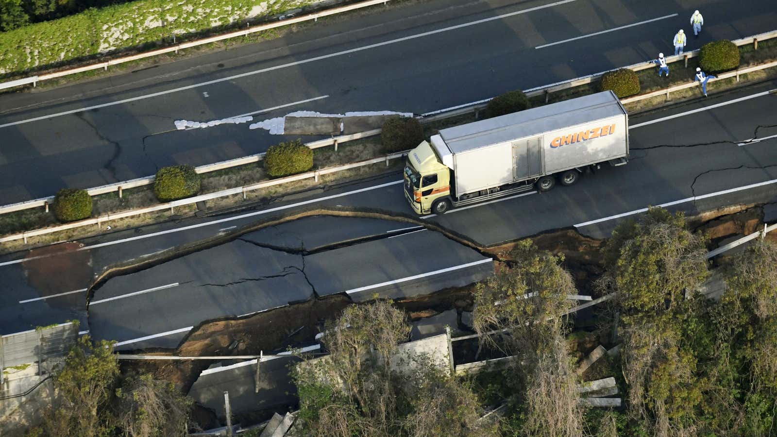 Damage on the Kyushu Expressway.