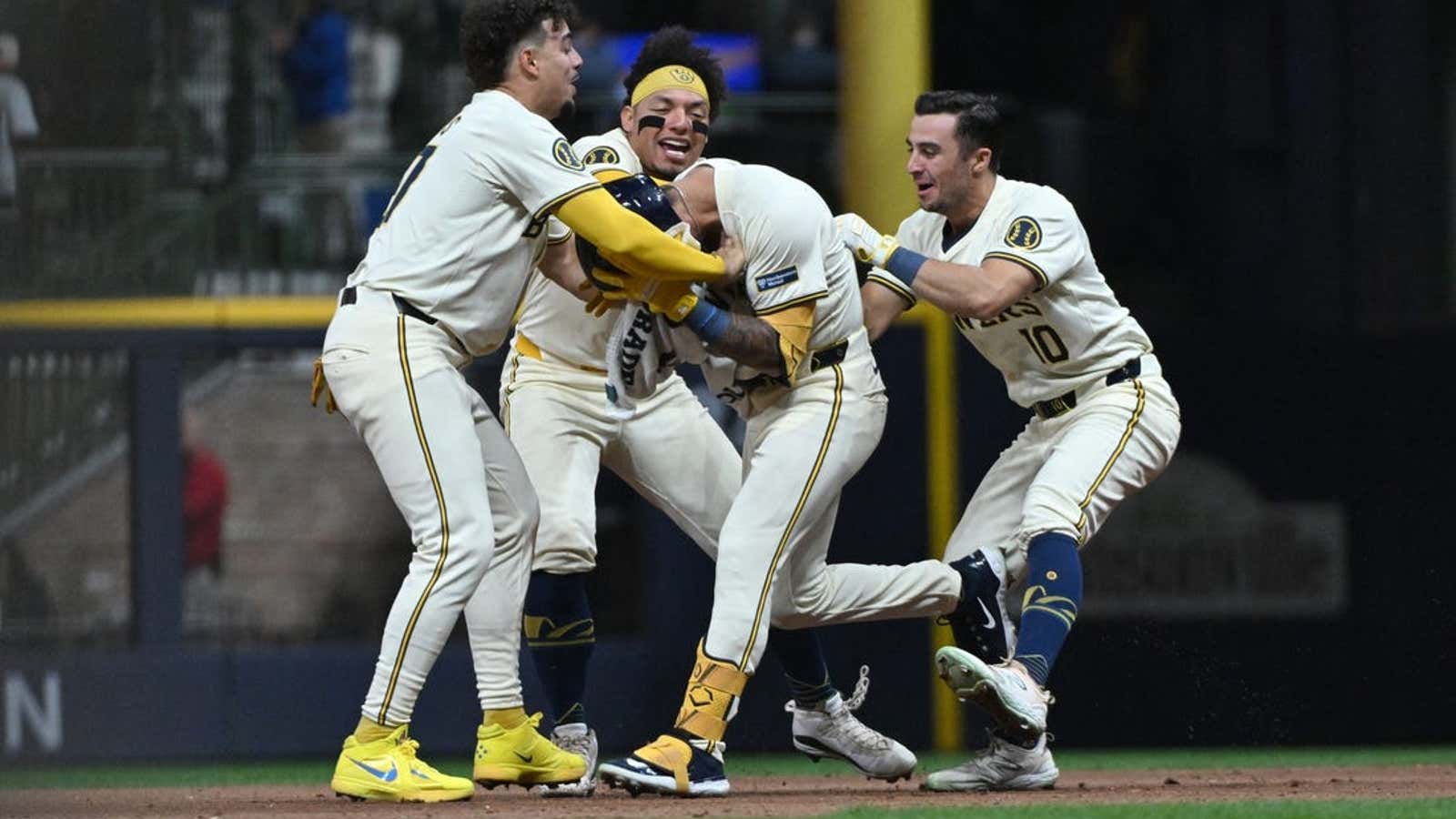 Image for MLB roundup: Brewers win on Joey Ortiz's hit in 11th
