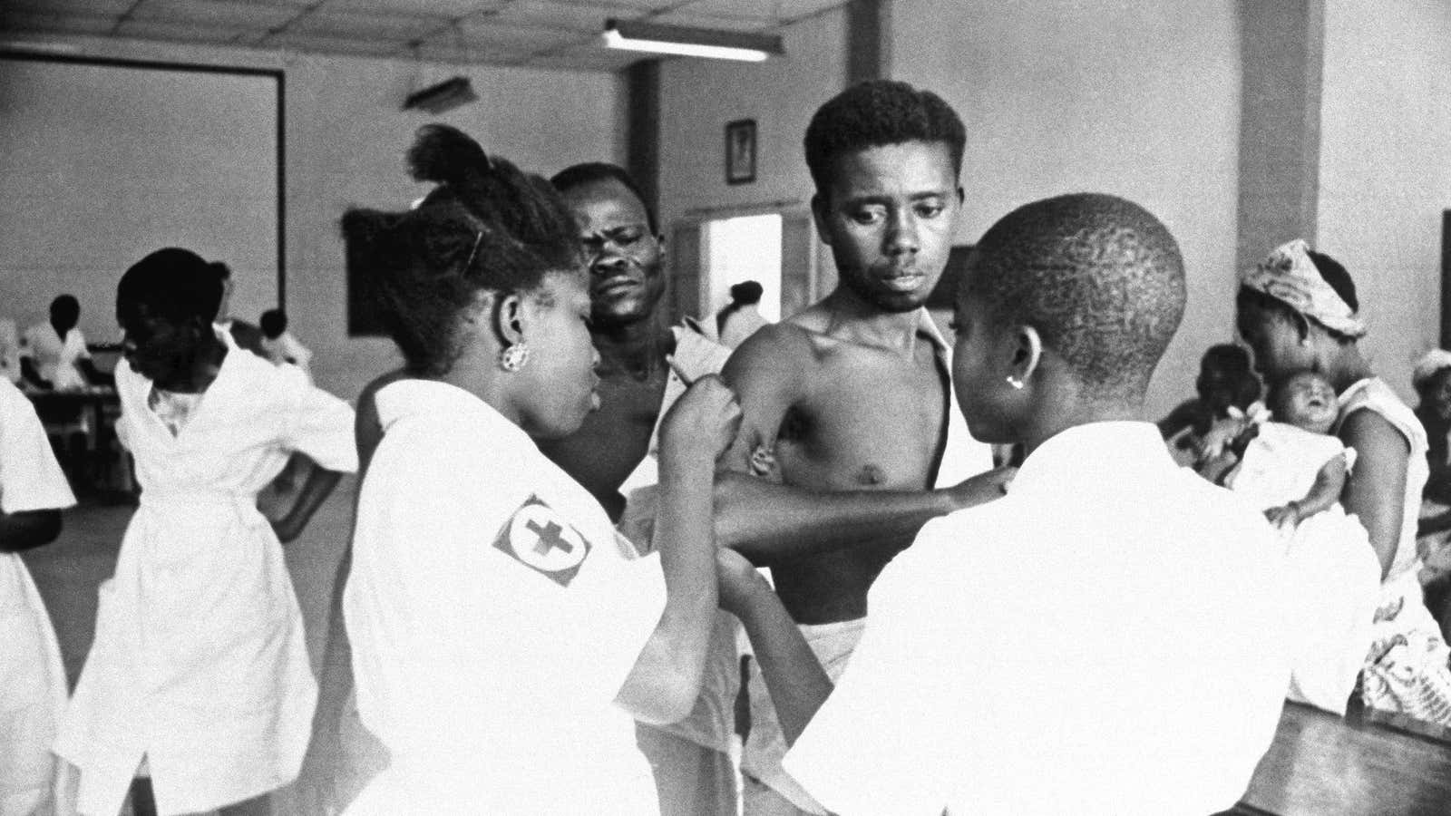 Anti-smallpox shots in now DR Congo 1962