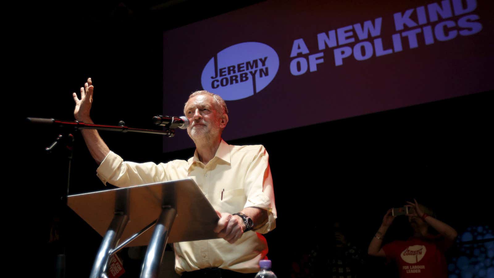 Jeremy Corbyn is the anti-Donald Trump, but their parties are in much the same boat.