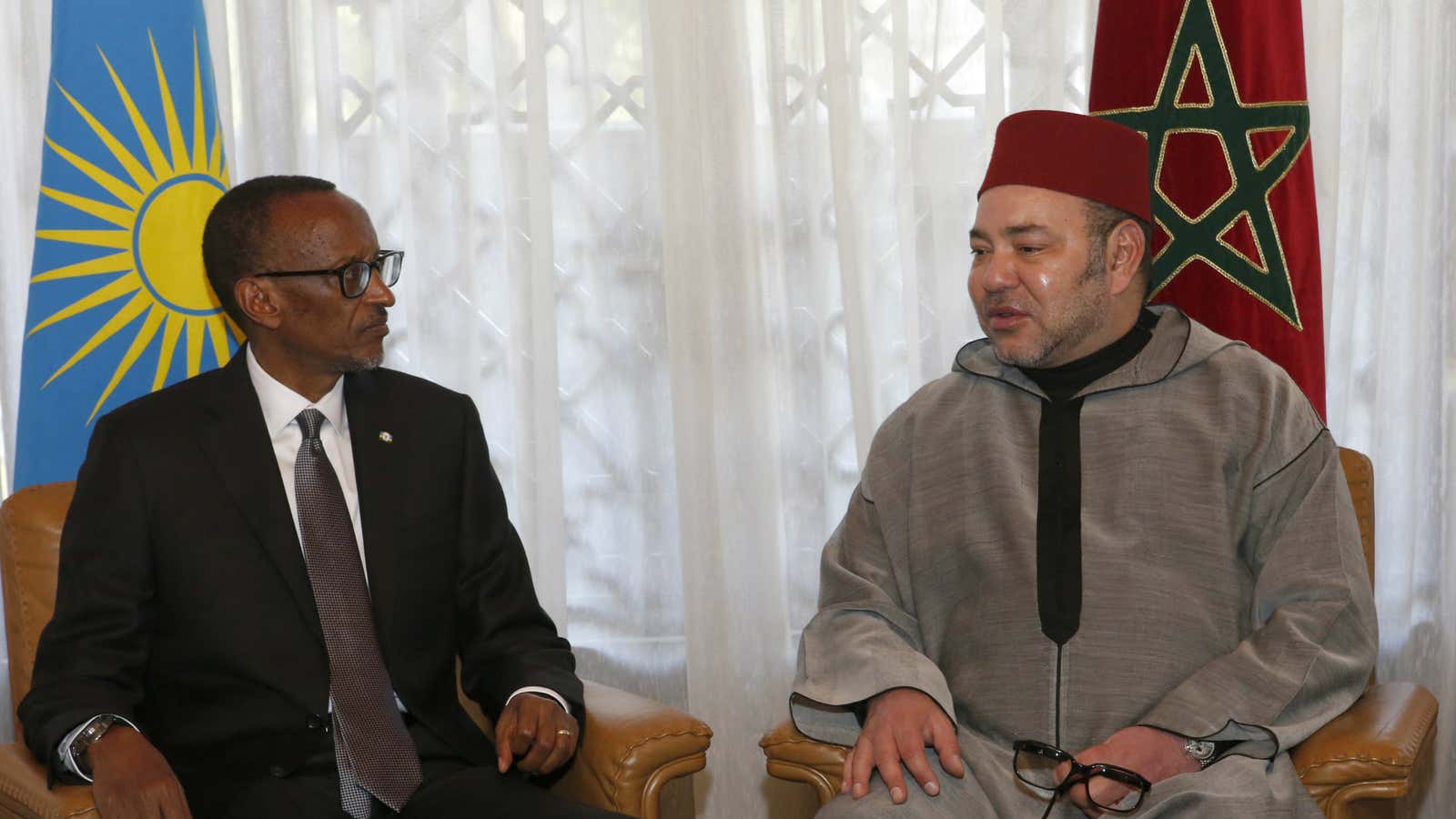 King Mohammed VI (right) wants Morocco back in the African Union.