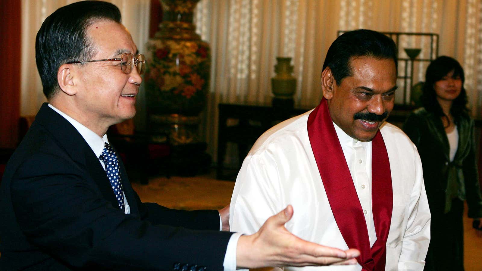 Sri Lankan president Mahinda Rajapaska meets with Chinese premier Wen Jiabao in 2007.