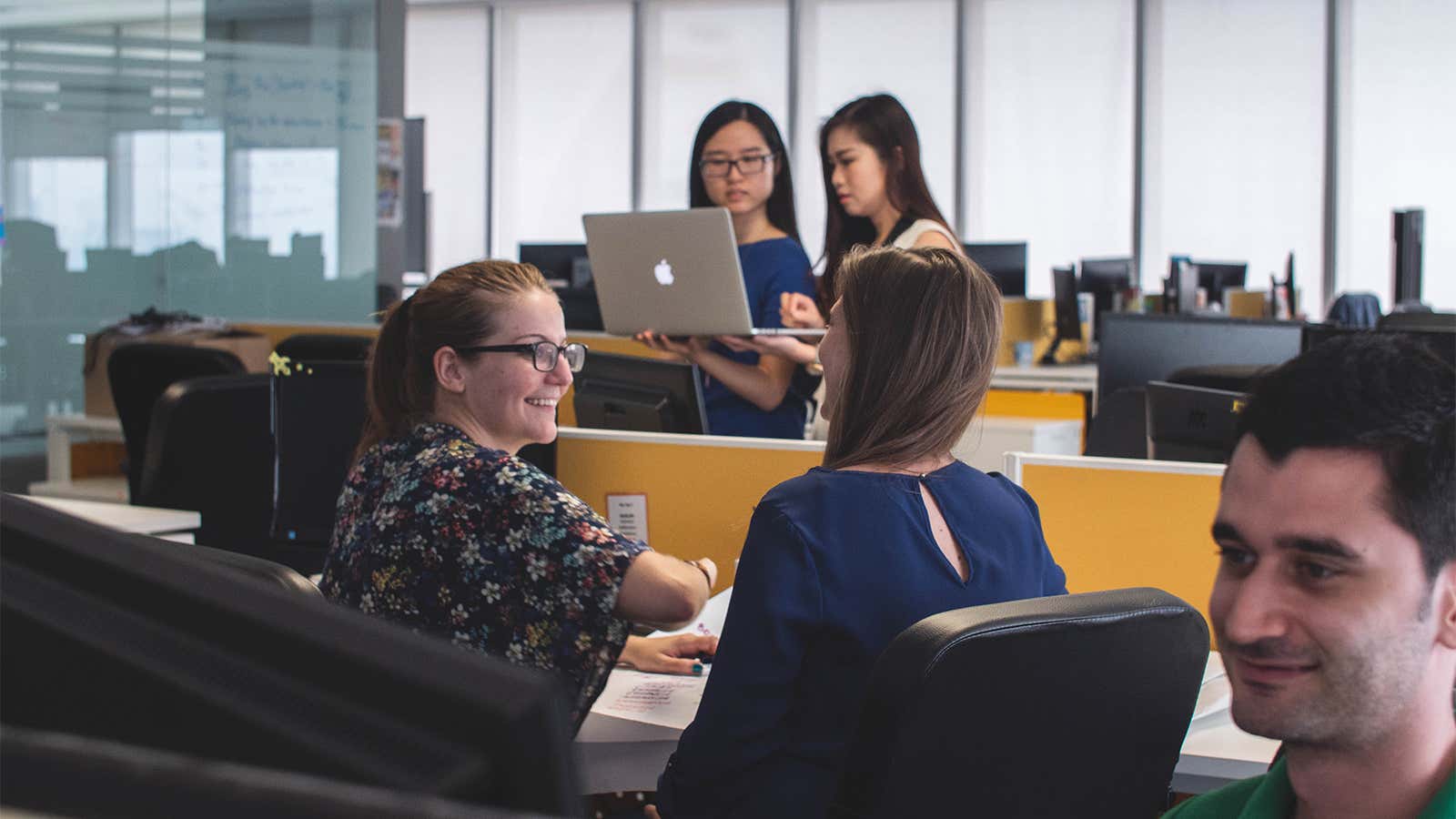 Federal office workers who worked at office benches with partitions low enough to see over were significantly less stressed than their cubicle-ensconced peers.