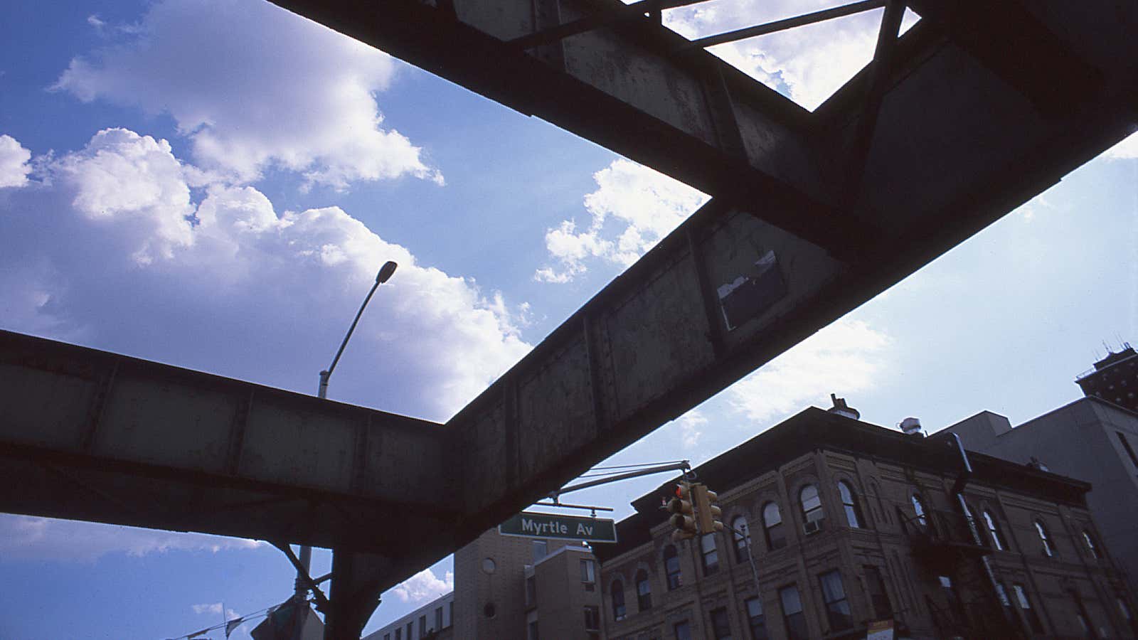 Where the Myrtle Avenue El ends today, abruptly, along Myrtle Ave. Photo: Raphael Orlove/Jalopnik