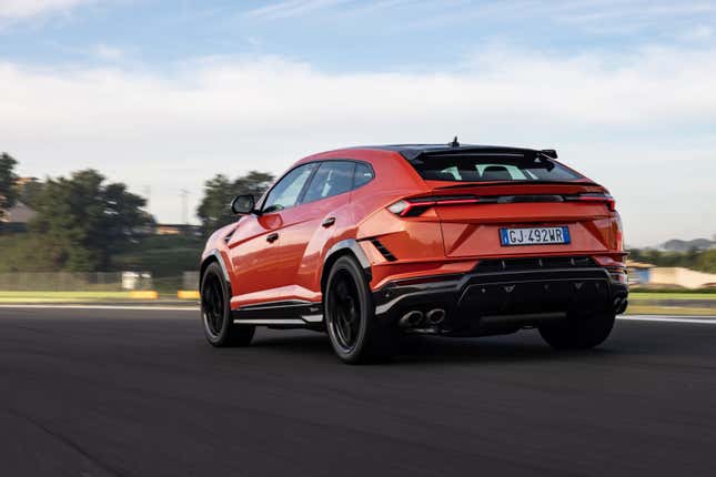 Image for article titled The Lamborghini Urus Performante Delivers on the Track or in the Dirt