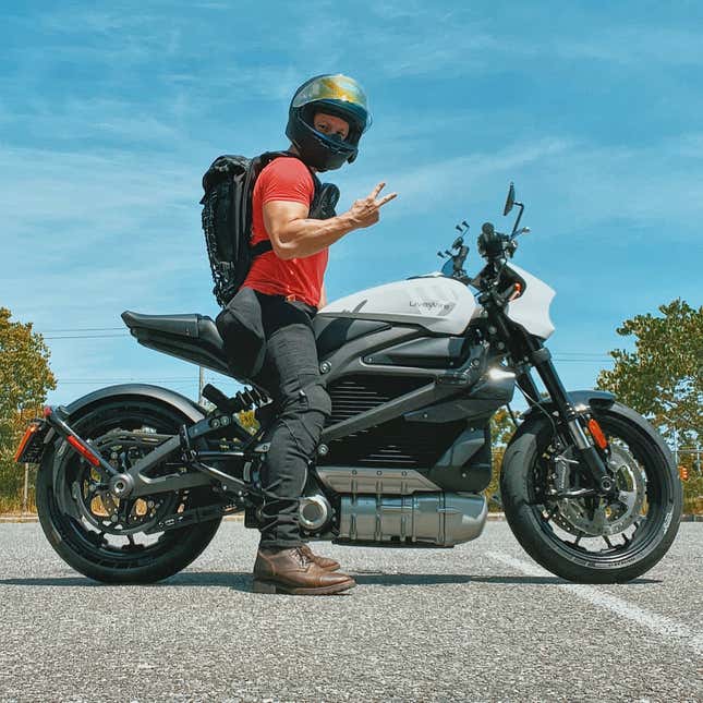 Image for article titled My iPhone 14 Fell Off My Motorcycle and Told My Family I Crashed