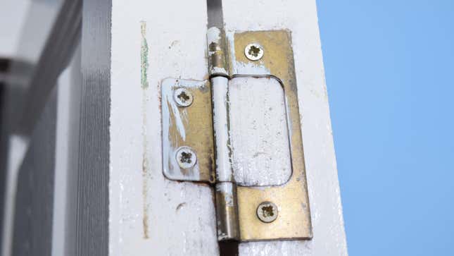 Image for article titled These Are the Easiest Fixes for the Worst Landlord Repairs