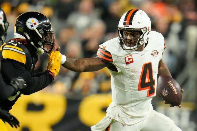 Deshaun Watson Cleveland Browns on field 