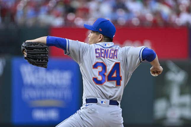 Aug 19, 2023; St. Louis, Missouri, USA;  New York Mets starting pitcher Kodai Senga (34) pitches against the St. Louis Cardinals during the first inning at Busch Stadium.