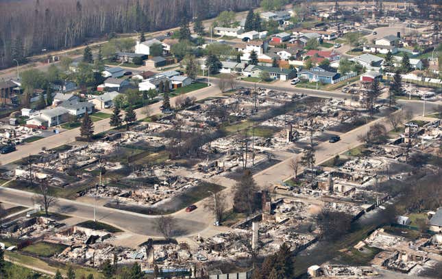 Image for article titled The aftermath of destructive wildfires, seen from above