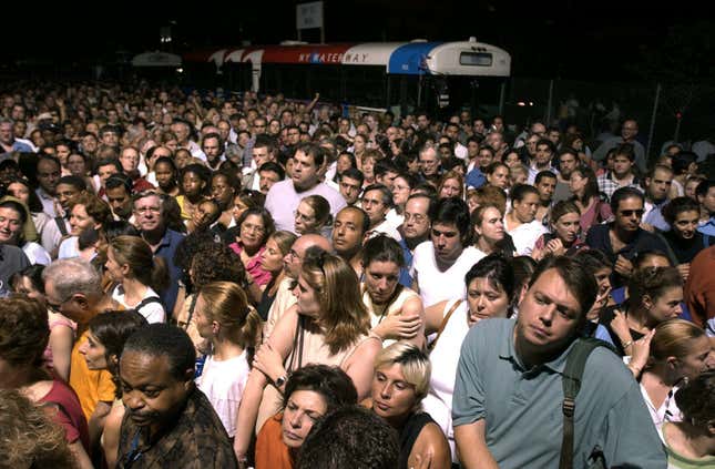 Image for article titled What New York looked like without electricity in 2003