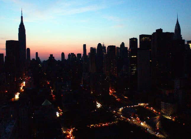 Image for article titled What New York looked like without electricity in 2003