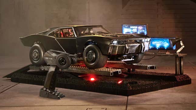 Imagen para el artículo titulado Lleva el nuevo Batmóvil de Batman a dar un paseo con esta alucinante réplica RC con todo lujo de detalles