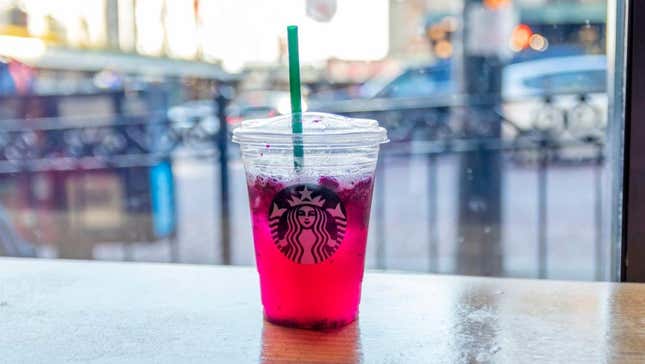 Image for article titled Starbucks Refreshers Are a Lie, Lawsuit Claims