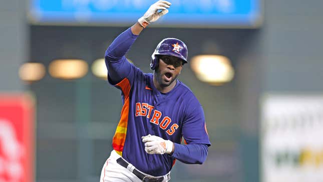 Yordan Alvarez homers to give Astros 2-0 ALDS lead over Mariners