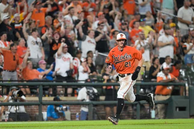 Orioles rally from 4-run deficit to beat Marlins 6-5 for 7th