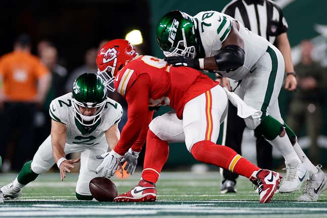 Jets say they'll wear special uniforms for game vs. Chiefs