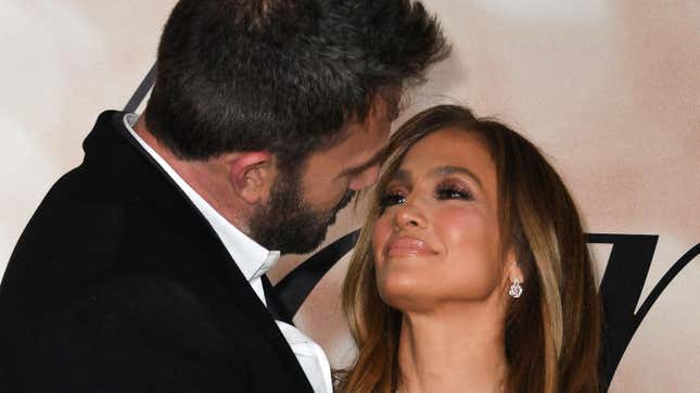 Image for article titled Are Jennifer Lopez and Ben Affleck Engaged... Again?