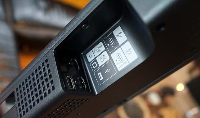 Conexiones traseras de la barra de sonido Sony HT-A5000