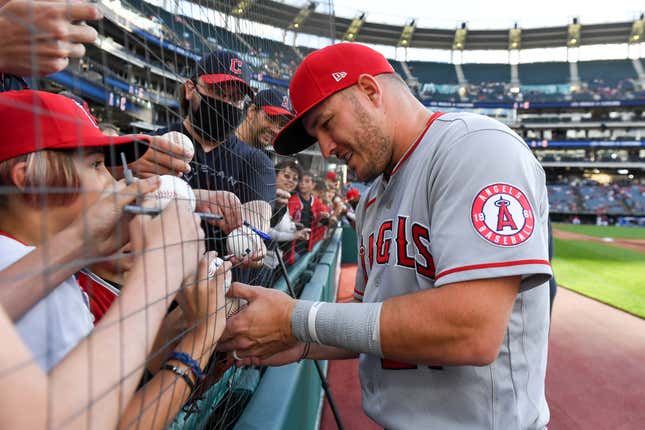 Angels' Mike Trout Finishes Triple Short of Cycle, Hits 10th Home