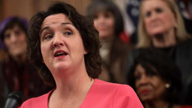 Image for article titled Rep. Katie Porter Used Her Costco Haul to Embarrass Big Oil