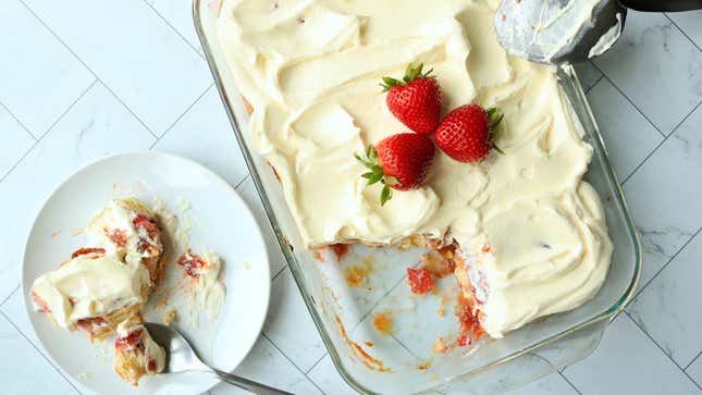 Image for article titled Strawberry Shortcake Casserole Is Your Casual Summer Party Dessert