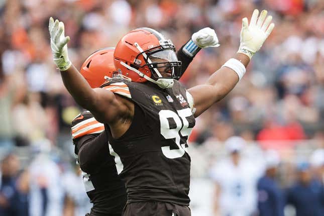 Cleveland Browns defensive end Myles Garrett (95) tackles