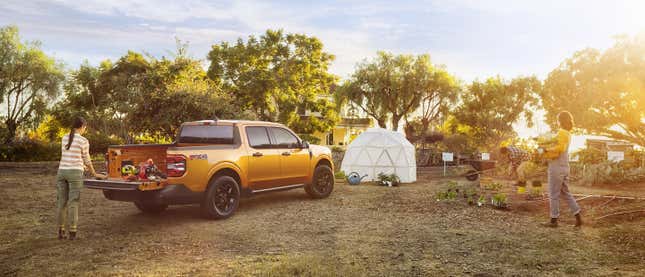 Image for article titled Ford Brings Back Small Cheap Trucks With The $20,000 2022 Ford Maverick And It's A Hybrid