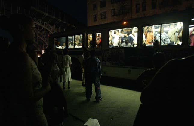 Image for article titled What New York looked like without electricity in 2003