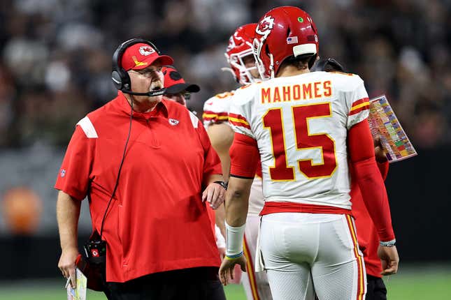 Kansas City Chiefs hold on to division lead through bye week