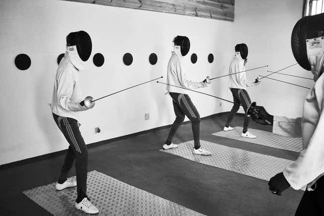 Image for article titled Photos: For Senegal’s jailed minors and street kids, fencing is more than just a sport